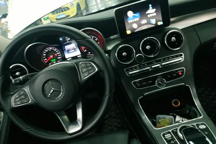 Used Mercedes-Benz C-Class 2017 C 180 L Sport Edition Gear Lever