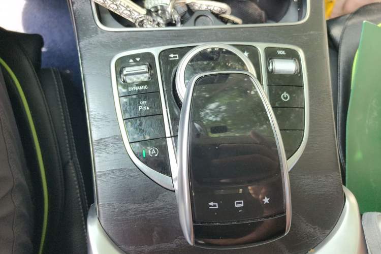 Used Mercedes-Benz C-Class 2017 Revised C 180 L Dynamic Sports Edition Gear Lever