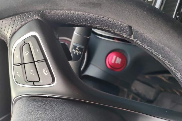 Used Mercedes-Benz C-Class 2017 Facelift C 200 L Sport Edition Gear Lever