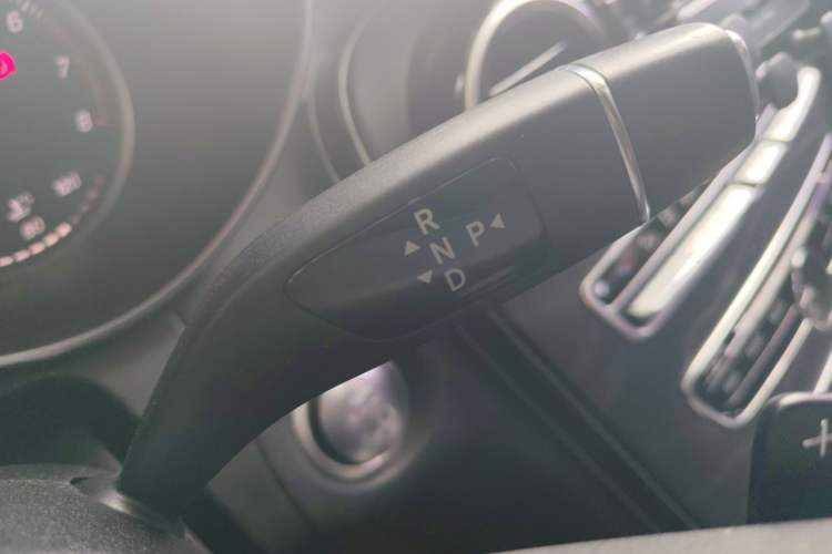 Used Mercedes-Benz C-Class 2017 Restyled C 180 L Fashion Edition Sport Version Gear Lever