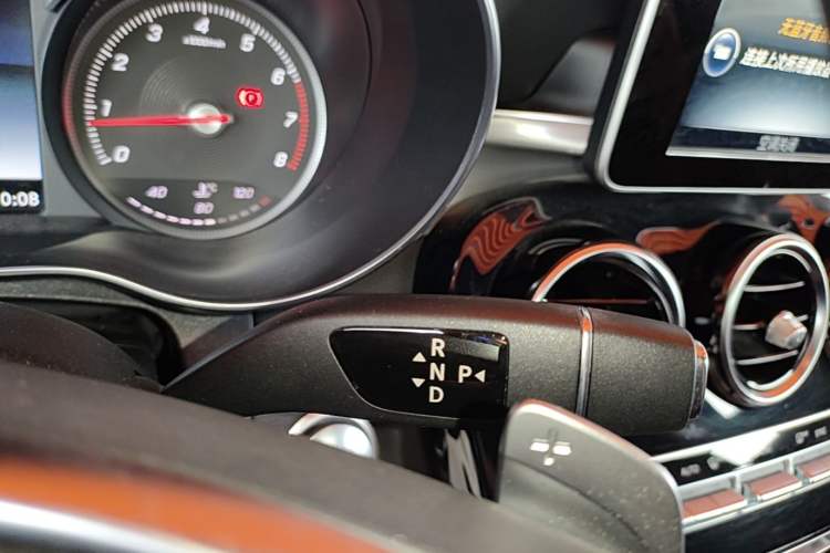 Used Mercedes-Benz C-Class 2017 Restyled C 200 Sport Edition Gear Lever