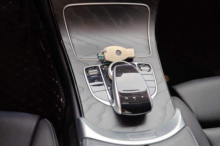 Used Mercedes-Benz C-Class 2017 Facelift C 200 L Sport Edition Gear Lever