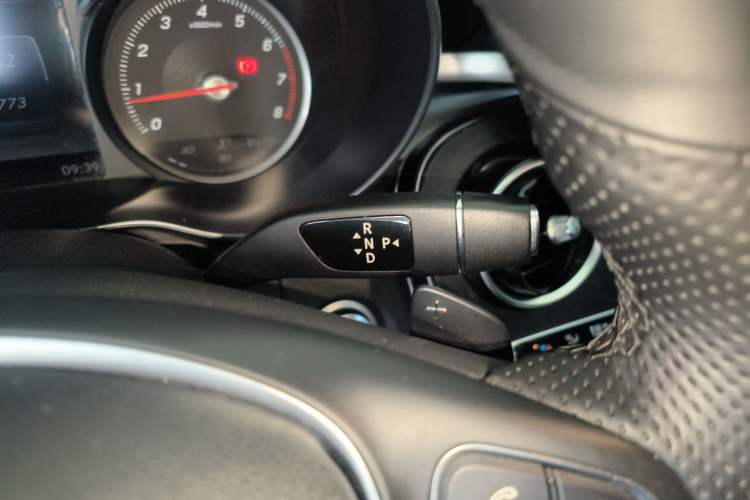Used Mercedes-Benz C-Class 2017 Facelift C 200 L Sport Edition Gear Lever