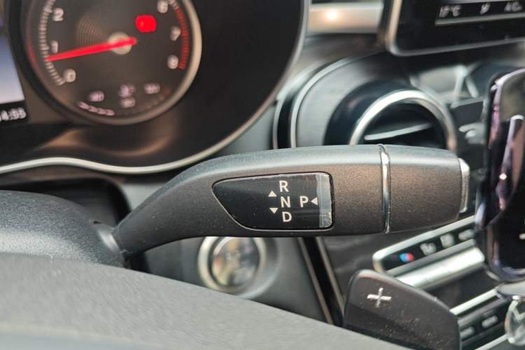 Used Mercedes-Benz C-Class 2017 Facelift C 200 L Sport Edition Gear Lever
