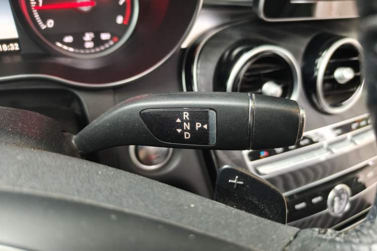 Used Mercedes-Benz C-Class 2017 Facelift C 200 L Sport Edition Gear Lever