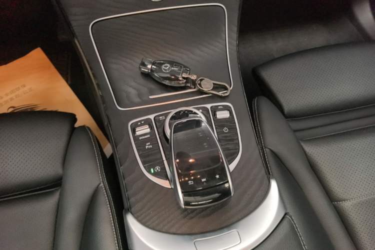 Used Mercedes-Benz C-Class 2017 Facelift C 200 L Sport Edition Gear Lever