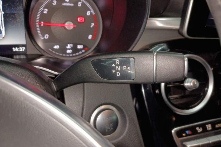 Used Mercedes-Benz C-Class 2017 Restyled C 200 Sport Edition Gear Lever