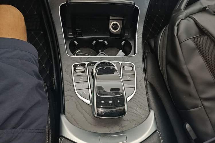 Used Mercedes-Benz C-Class 2017 Restyled C 180 L Fashion Edition Sport Version Gear Lever