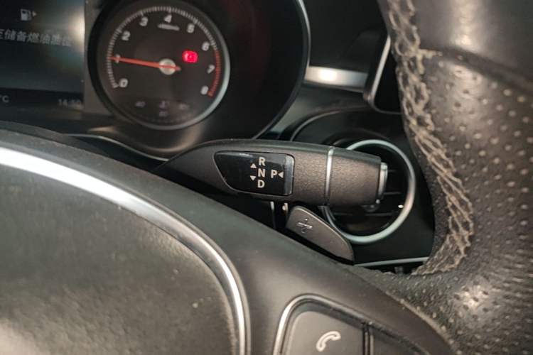 Used Mercedes-Benz C-Class 2017 Facelift C 200 L 4MATIC Sport Edition Gear Lever