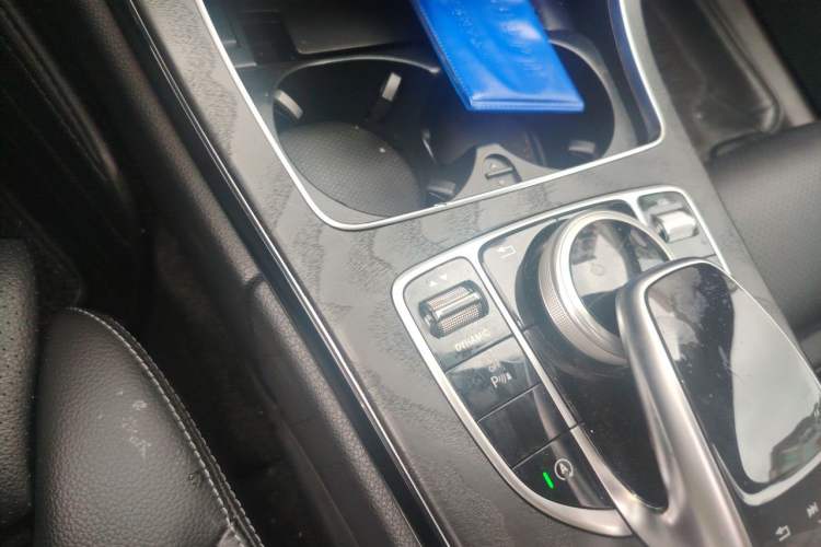 Used Mercedes-Benz C-Class 2017 Facelift C 200 L Sport Edition Gear Lever