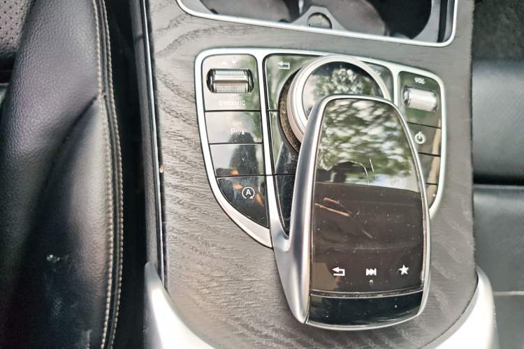 Used Mercedes-Benz C-Class 2017 Facelift C 200 L Sport Edition Gear Lever