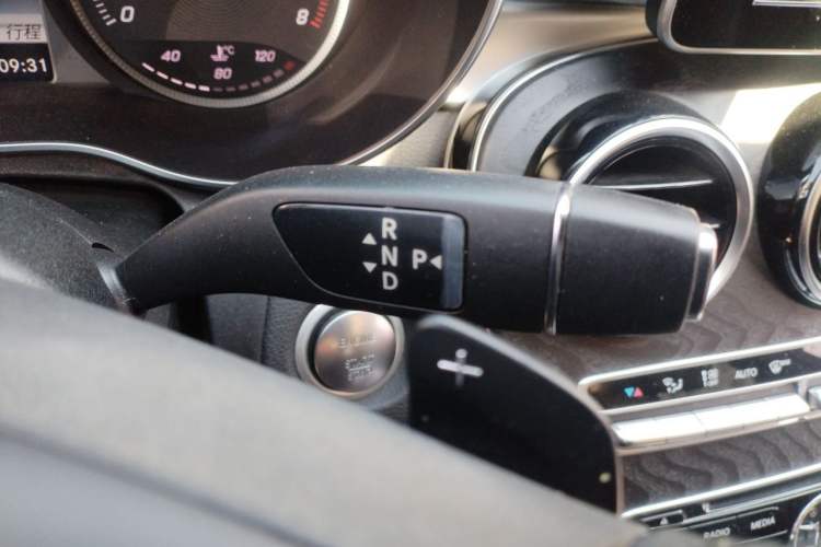 Used Mercedes-Benz C-Class 2017 Facelift C 200 L Sport Edition Gear Lever