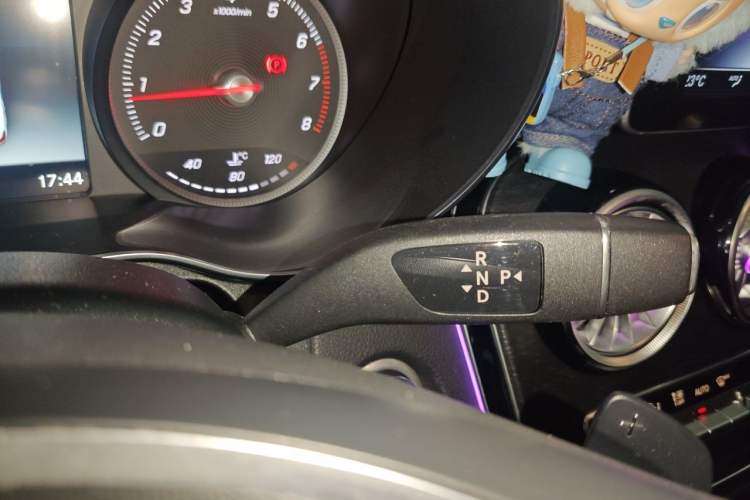 Used Mercedes-Benz C-Class 2017 Restyled C 180 L Fashion Edition Sport Version Gear Lever