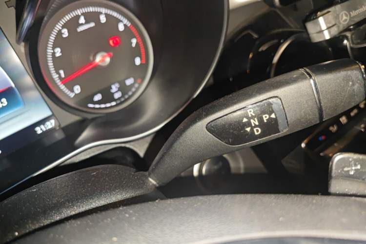 Used Mercedes-Benz C-Class 2017 C 200 Sport Edition Gear Lever
