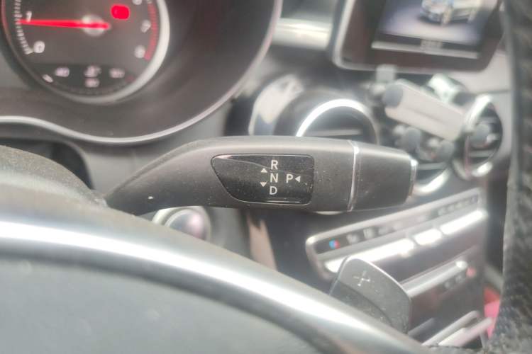 Used Mercedes-Benz C-Class 2017 Restyled C 200 Sport Edition Gear Lever