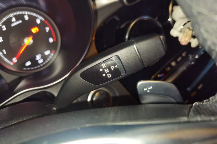 Used Mercedes-Benz C-Class 2017 C 200 Sport Edition Gear Lever