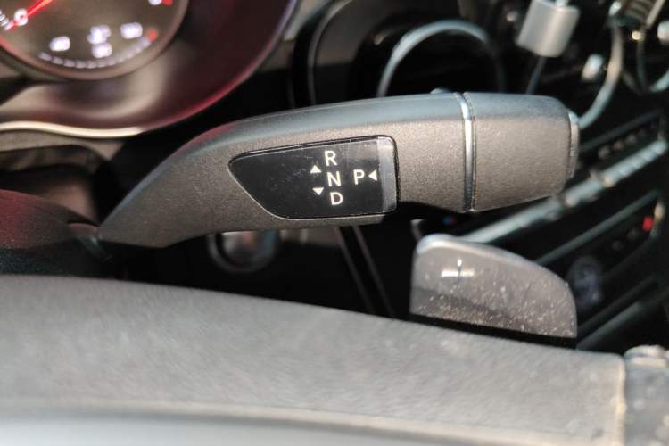 Used Mercedes-Benz C-Class 2017 C 200 L Sport Edition Gear Lever