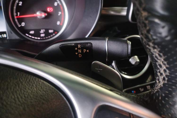 Used Mercedes-Benz C-Class 2017 Restyled C 200 Sport Edition Gear Lever