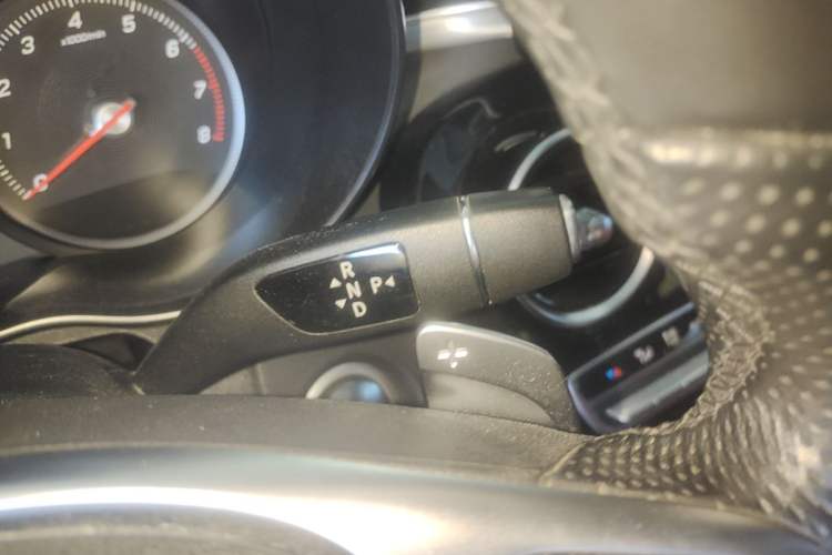 Used Mercedes-Benz C-Class 2017 Restyled C 200 Sport Edition Gear Lever