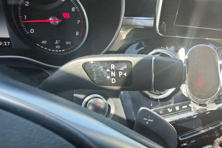 Used Mercedes-Benz C-Class 2017 Restyled C 200 Sport Edition Gear Lever