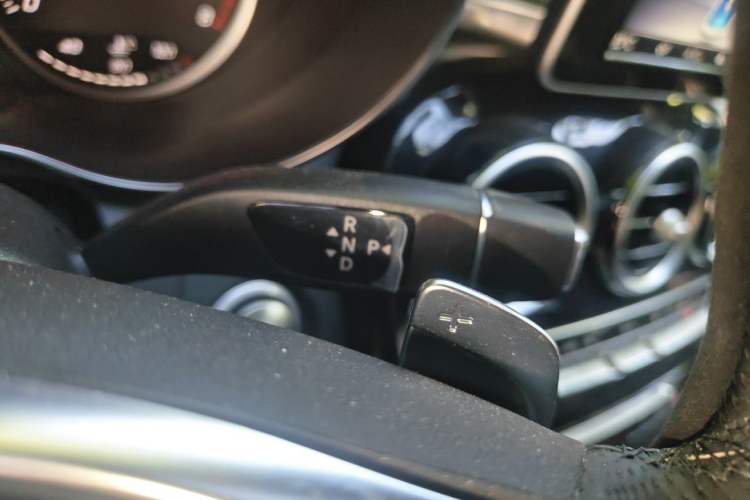 Used Mercedes-Benz C-Class 2017 Restyled C 200 Sport Edition Gear Lever