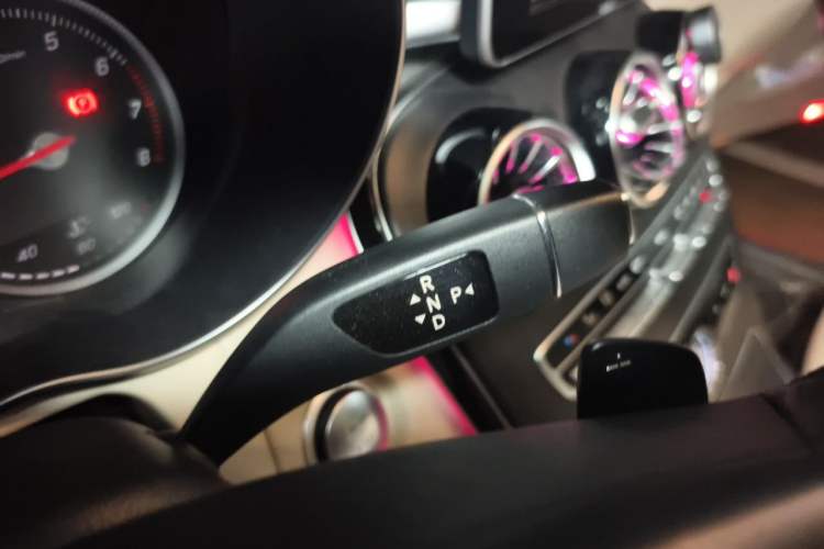 Used Mercedes-Benz C-Class 2017 C 200 L Gear Lever