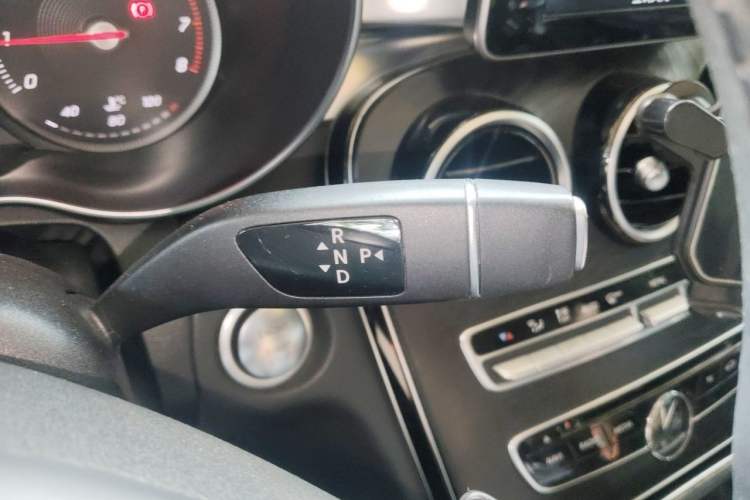 Used Mercedes-Benz C-Class 2017 Facelift C 200 L Sport Edition Gear Lever