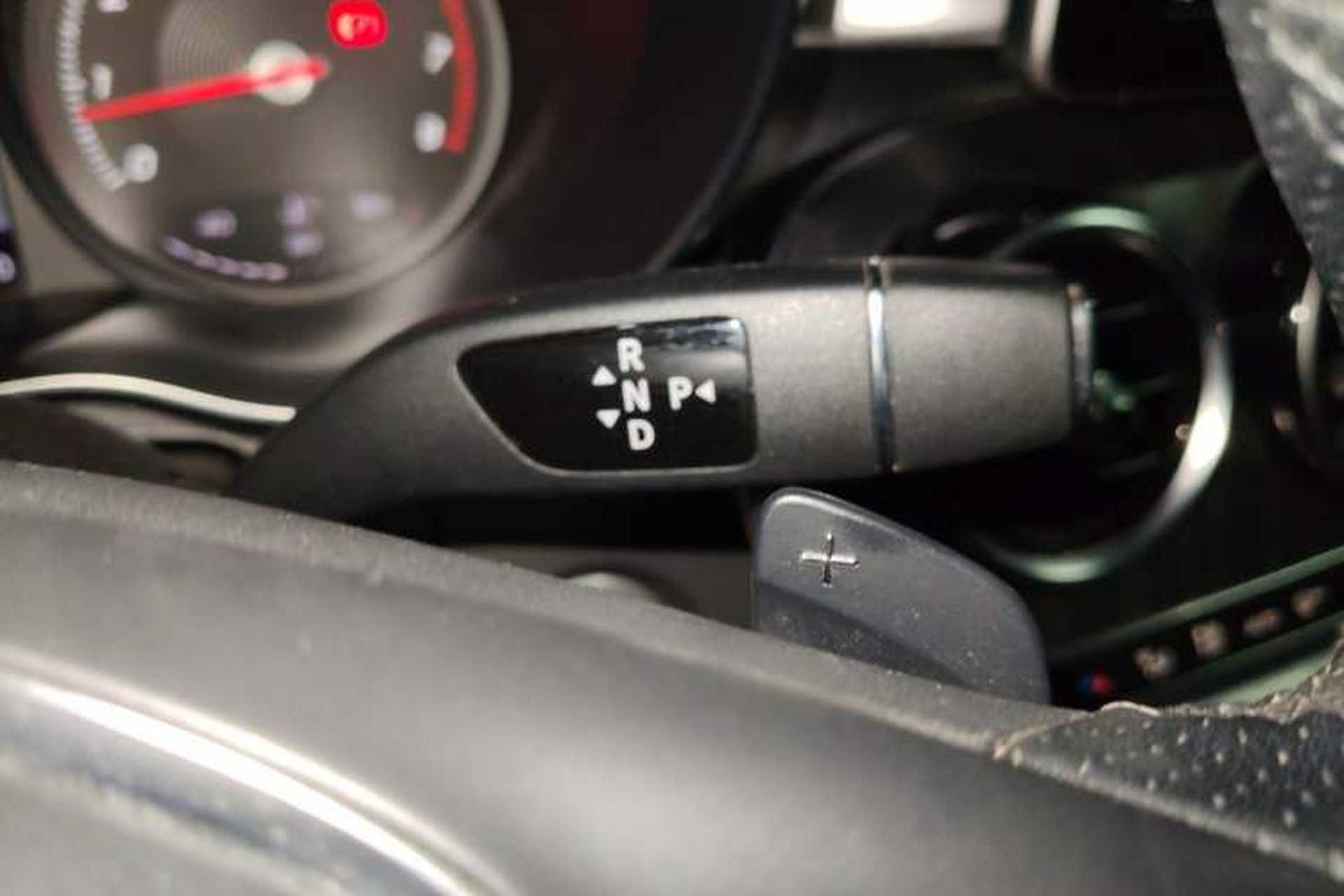 Used Mercedes-Benz C-Class 2017 Facelift C 200 L Sport Edition Gear Lever