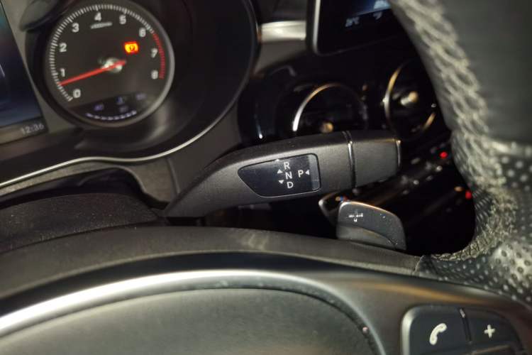 Used Mercedes-Benz C-Class 2017 Restyled C 200 Sport Edition Gear Lever