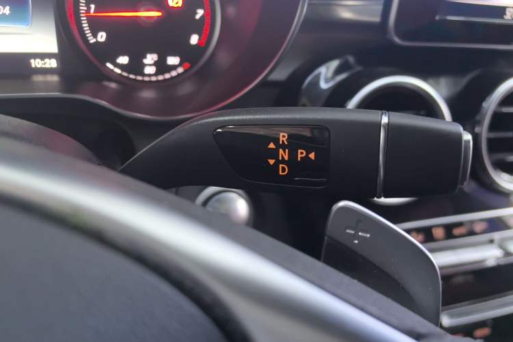 Used Mercedes-Benz C-Class 2017 Restyled C 200 Sport Edition Gear Lever