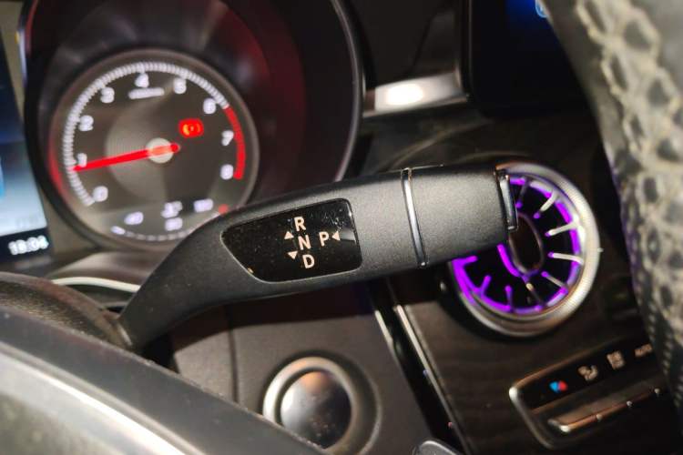 Used Mercedes-Benz C-Class 2017 C 200 L Sport Edition Gear Lever