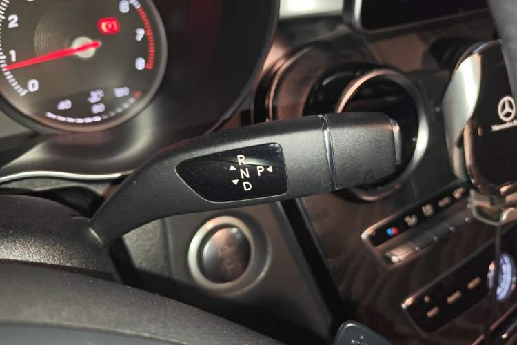 Used Mercedes-Benz C-Class 2017 C 200 L Sport Edition Gear Lever