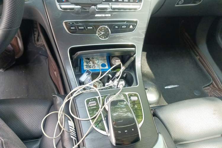 Used Mercedes-Benz C-Class 2017 Facelift C 200 L Sport Edition Gear Lever