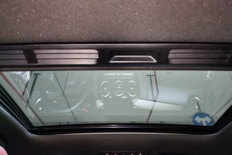 Used Mercedes-Benz C-Class 2017 Restyled C 200 Sport Edition Headliner