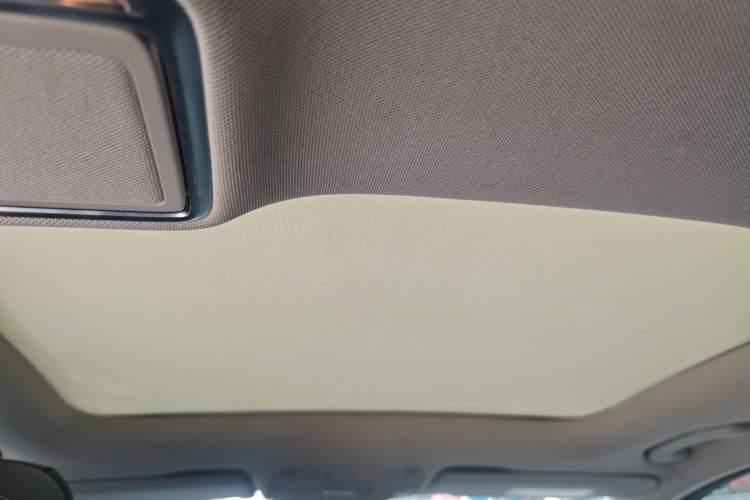 Used Mercedes-Benz C-Class 2017 C 200 L Sport Edition Headliner