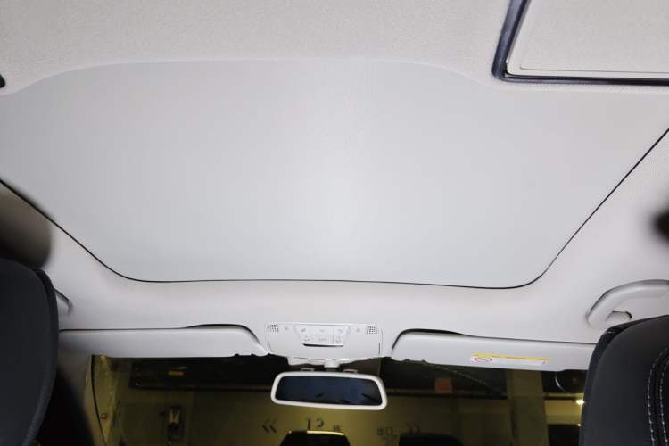 Used Mercedes-Benz C-Class 2017 Facelift C 200 L 4MATIC Sport Edition Headliner