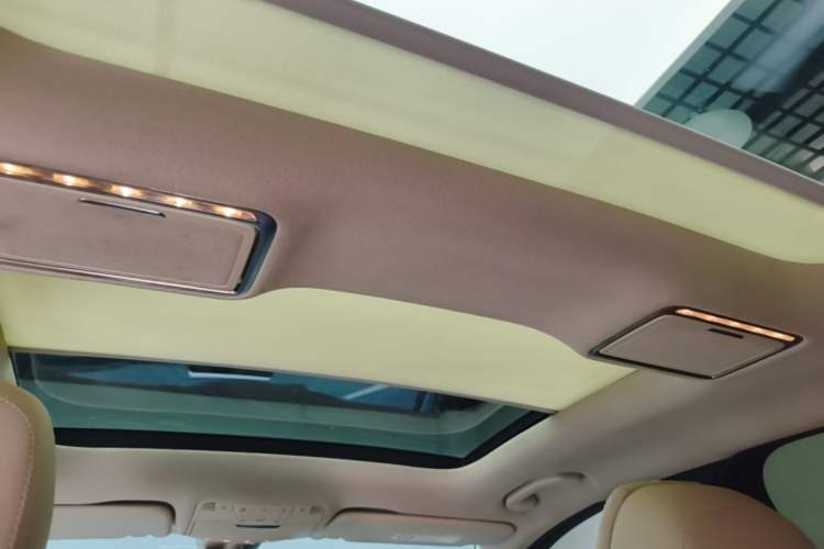 Used Mercedes-Benz C-Class 2017 Facelift C 200 L Sport Edition Headliner