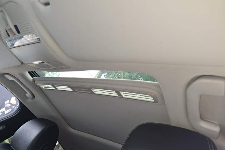 Used Mercedes-Benz C-Class 2017 C 180 L Sport Edition Headliner