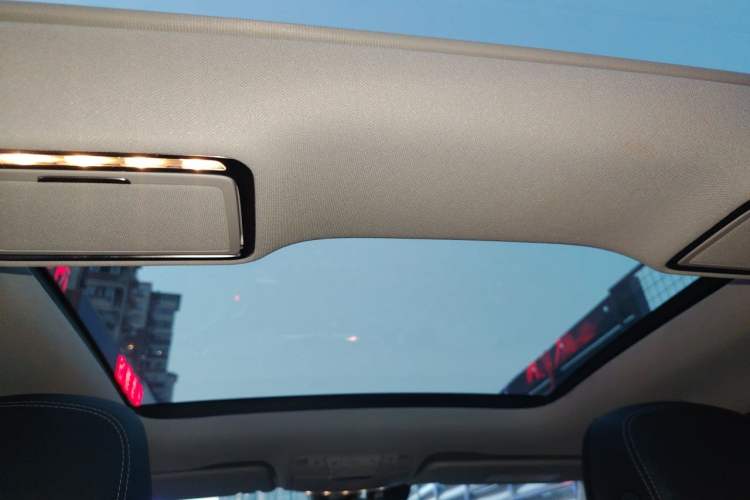 Used Mercedes-Benz C-Class 2017 Facelift C 200 L Sport Edition Headliner