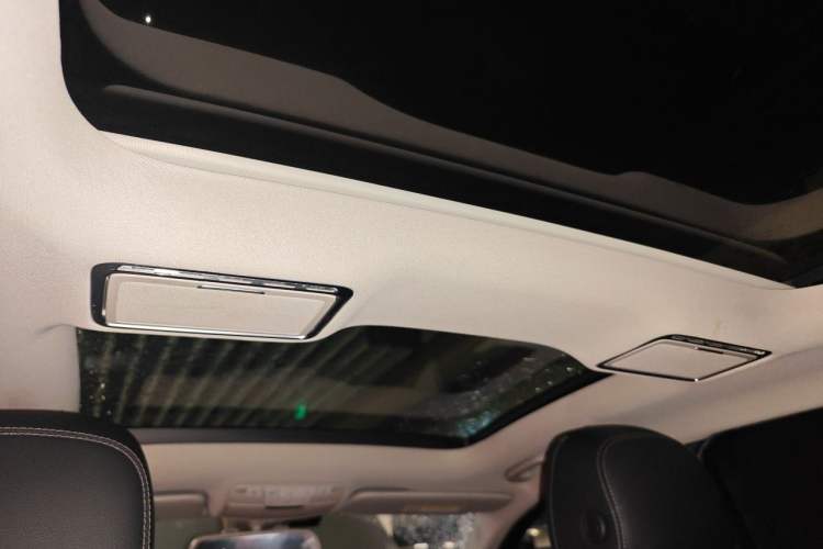 Used Mercedes-Benz C-Class 2017 Restyled C 200 Sport Edition Headliner
