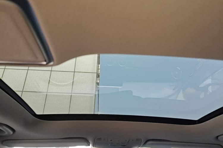 Used Mercedes-Benz C-Class 2017 Facelift C 200 L Sport Edition Headliner