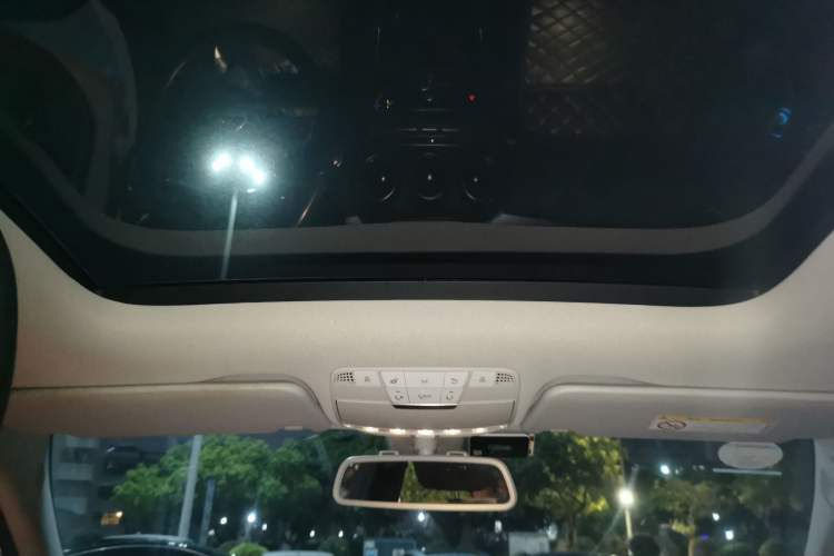 Used Mercedes-Benz C-Class 2017 Facelift C 200 L Sport Edition Headliner