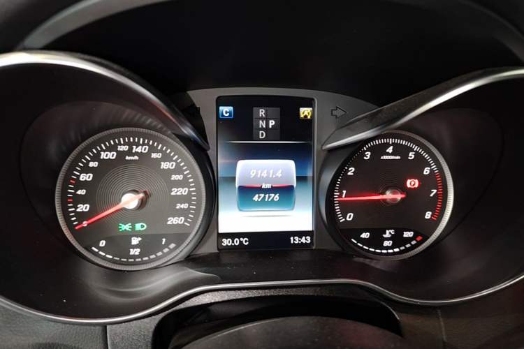 Used Mercedes-Benz C-Class 2017 Facelift C 200 Coupe Instrument Cluster