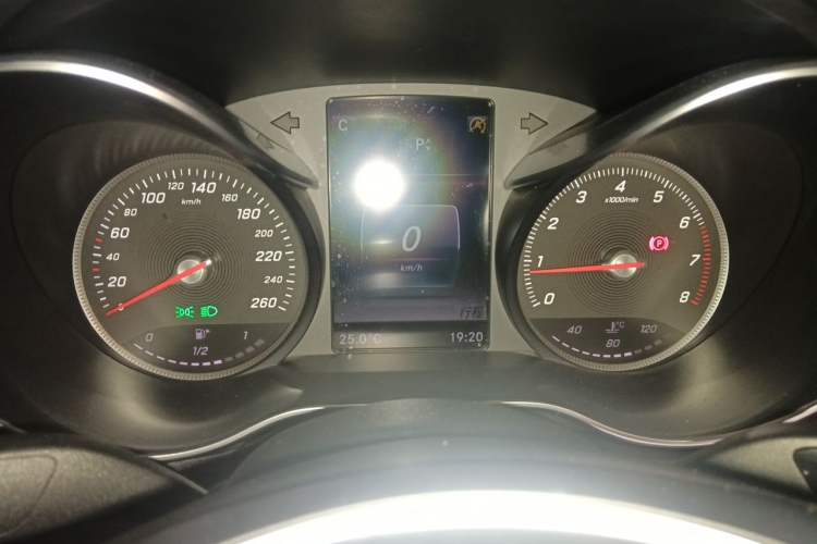 Used Mercedes-Benz C-Class 2017 Facelifted C 180 L Stylish Edition Instrument Cluster