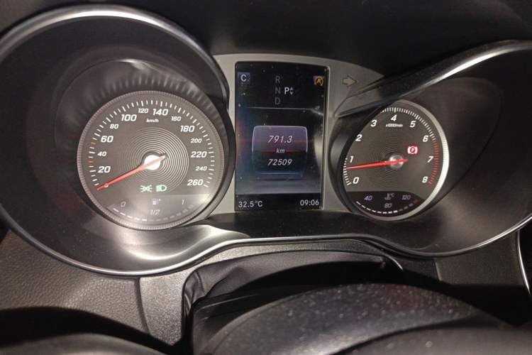Used Mercedes-Benz C-Class 2017 Facelift C 200 L Sport Edition Instrument Cluster