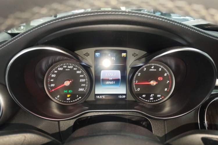 Used Mercedes-Benz C-Class 2017 Facelift C 200 L Instrument Cluster