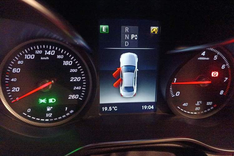 Used Mercedes-Benz C-Class 2017 Facelift C 200 L Instrument Cluster