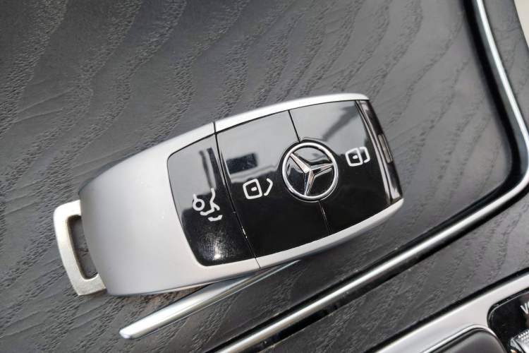 Used Mercedes-Benz C-Class 2017 Facelift C 200 L Sport Edition Interior 1