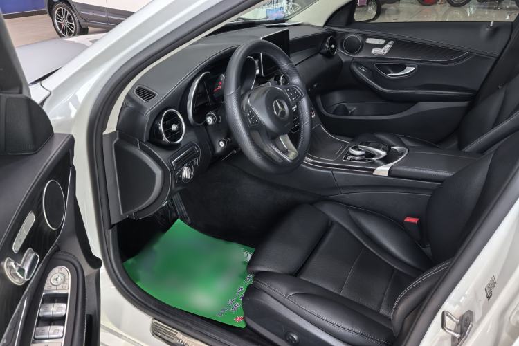 Used Mercedes-Benz C-Class 2017 Facelift C 200 L Sport Edition Interior 1