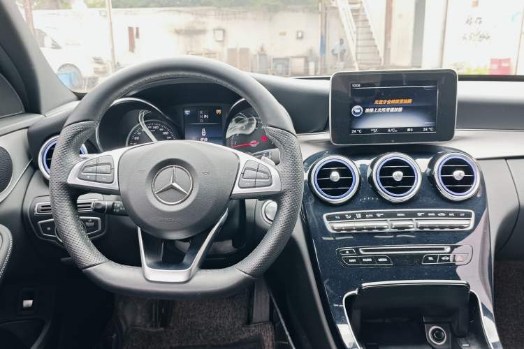 Used Mercedes-Benz C-Class 2017 C 200 Sport Edition Interior 1